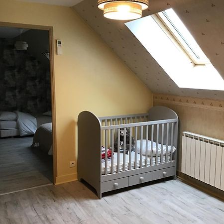 Des Roux Et Des Pious Suite De 35 A 60 M2 Et 3 Chambres Pour Groupe De 2 A 6 Personnes Civray-de-Touraine Exterior foto